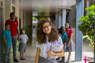 Estudiantes en una institución educativa adventista